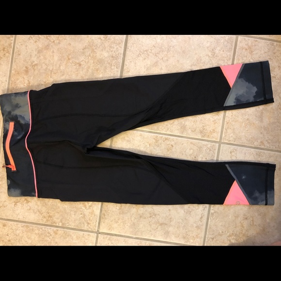 Lululemon Pace Rival Crop *22" - Picture 3 of 3